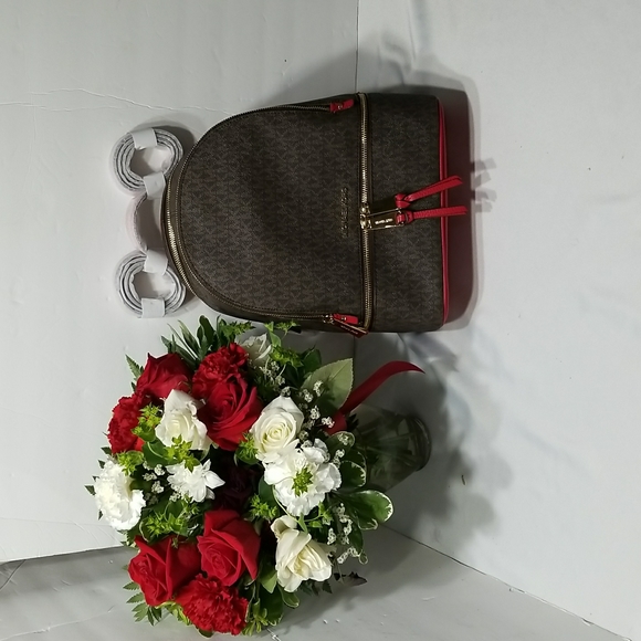 Michael Kors Rhea Zip backpack - Picture 13 of 14